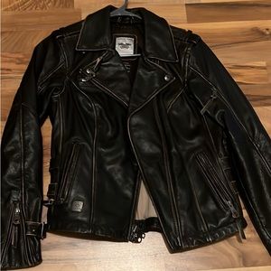 Women’s black Harley Davidson leather jacket medium